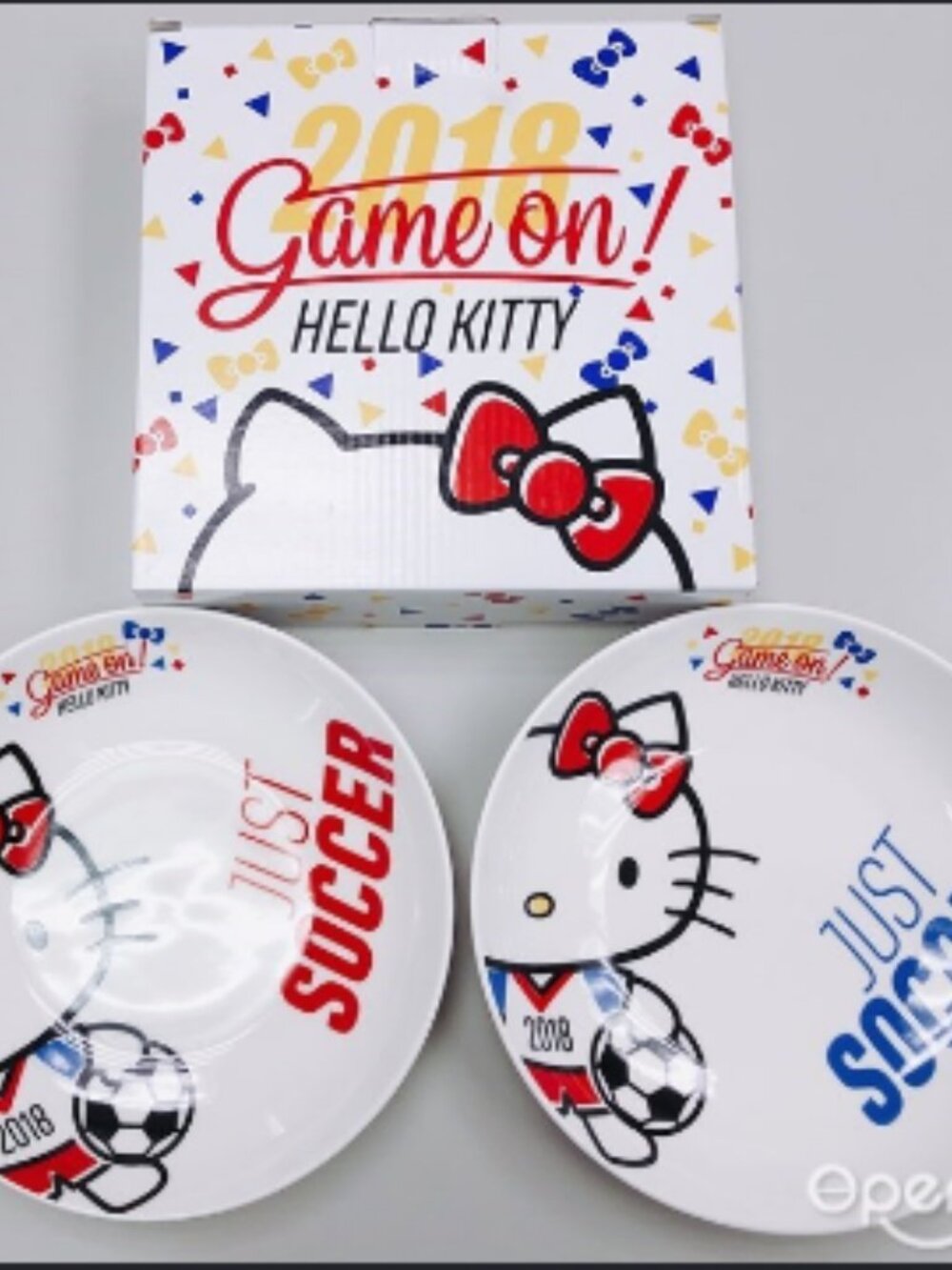 Hello Kitty Plates Set